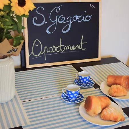 Lägenhet San Gregorio Neapel
